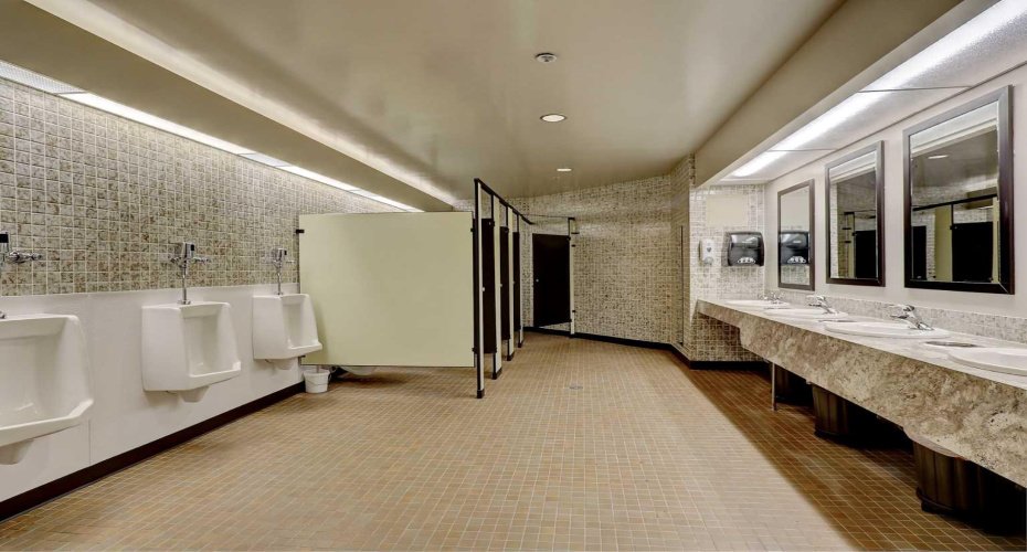 Men's Common Area Washroom