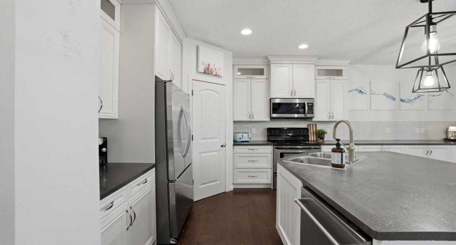 119 Prestwick Terrace, Calgary, Alberta T2Z 0H5, 4 Bedrooms Bedrooms, ,3 BathroomsBathrooms,Residential,For Sale,Prestwick,A2290965