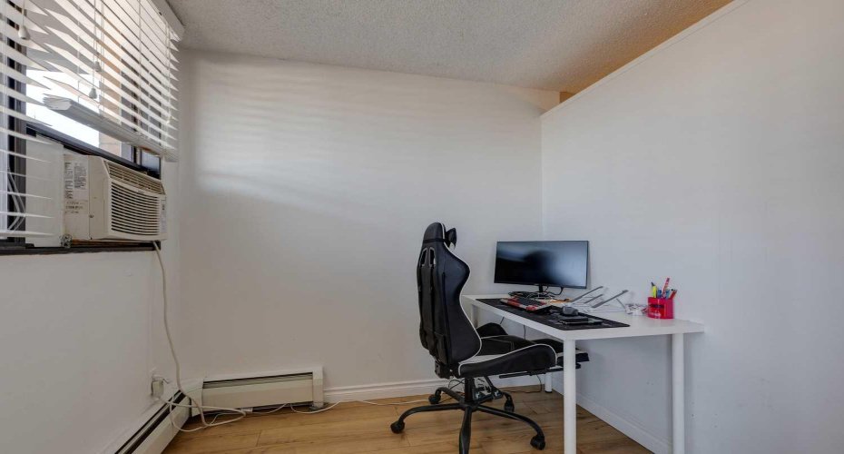 1334 13 Avenue, Calgary, Alberta T3C 3S2, 1 Bedroom Bedrooms, ,1 BathroomBathrooms,Residential,For Sale,13,A2288876