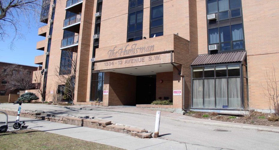 1334 13 Avenue, Calgary, Alberta T3C 3S2, 1 Bedroom Bedrooms, ,1 BathroomBathrooms,Residential,For Sale,13,A2288876