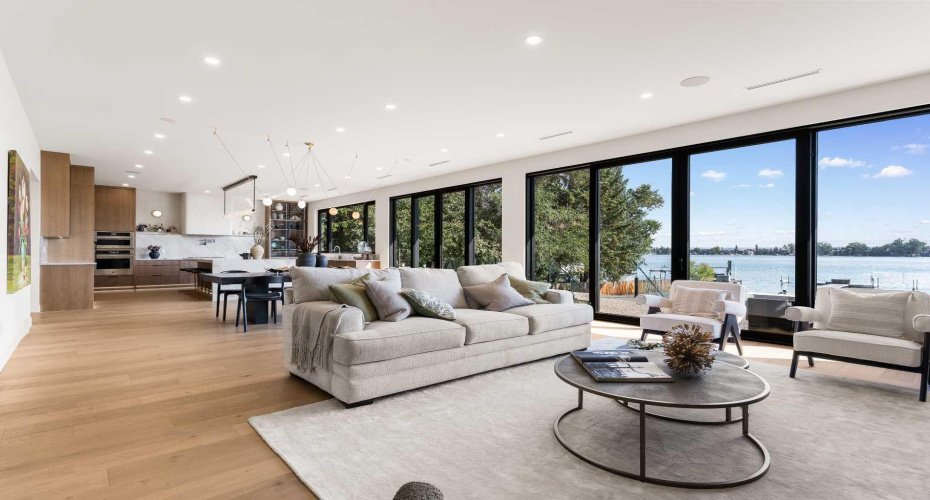 692 West Chestermere Drive, Chestermere, Alberta T1X1B5, 4 Bedrooms Bedrooms, ,4 BathroomsBathrooms,Residential,For Sale,West Chestermere,A2288918