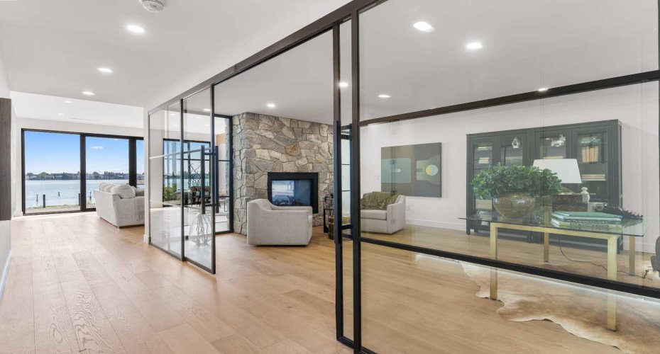 692 West Chestermere Drive, Chestermere, Alberta T1X1B5, 4 Bedrooms Bedrooms, ,4 BathroomsBathrooms,Residential,For Sale,West Chestermere,A2288918