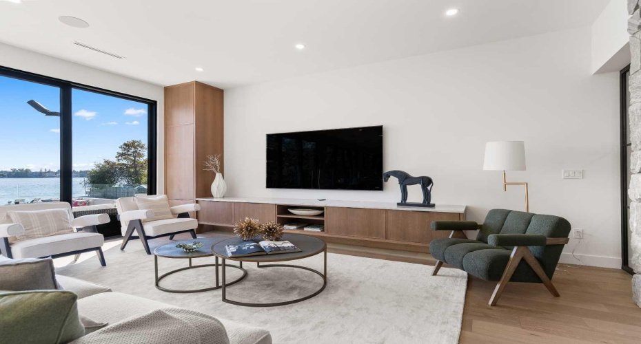 692 West Chestermere Drive, Chestermere, Alberta T1X1B5, 4 Bedrooms Bedrooms, ,4 BathroomsBathrooms,Residential,For Sale,West Chestermere,A2288918