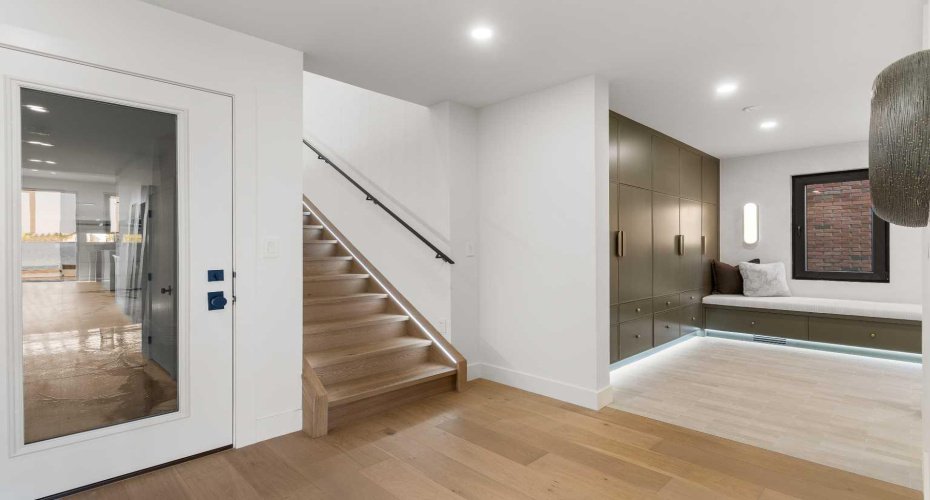 692 West Chestermere Drive, Chestermere, Alberta T1X1B5, 4 Bedrooms Bedrooms, ,4 BathroomsBathrooms,Residential,For Sale,West Chestermere,A2288918