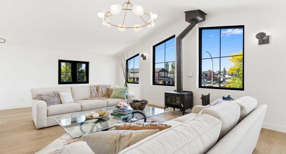 692 West Chestermere Drive, Chestermere, Alberta T1X1B5, 4 Bedrooms Bedrooms, ,4 BathroomsBathrooms,Residential,For Sale,West Chestermere,A2288918