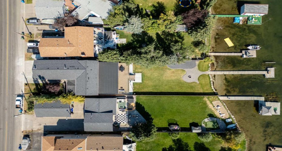 692 West Chestermere Drive, Chestermere, Alberta T1X1B5, 4 Bedrooms Bedrooms, ,4 BathroomsBathrooms,Residential,For Sale,West Chestermere,A2288918