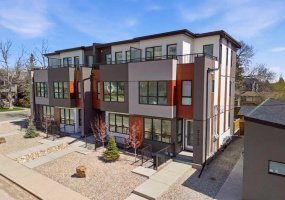 2122 7 Street, Calgary, Alberta T2M1K3, 3 Bedrooms Bedrooms, ,5 BathroomsBathrooms,Residential,For Sale,7,A2289133