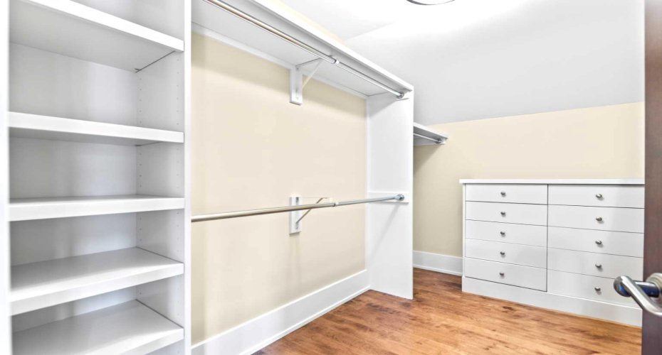 1428 2A Street, Calgary, Alberta T2M 2X4, 3 Bedrooms Bedrooms, ,4 BathroomsBathrooms,Residential,For Sale,2A,A2291125