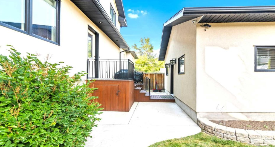 1428 2A Street, Calgary, Alberta T2M 2X4, 3 Bedrooms Bedrooms, ,4 BathroomsBathrooms,Residential,For Sale,2A,A2291125