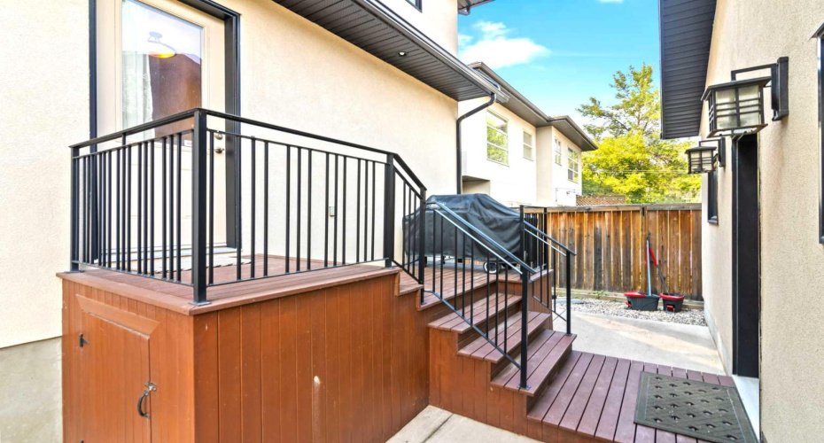1428 2A Street, Calgary, Alberta T2M 2X4, 3 Bedrooms Bedrooms, ,4 BathroomsBathrooms,Residential,For Sale,2A,A2291125