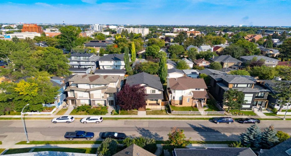 1428 2A Street, Calgary, Alberta T2M 2X4, 3 Bedrooms Bedrooms, ,4 BathroomsBathrooms,Residential,For Sale,2A,A2291125