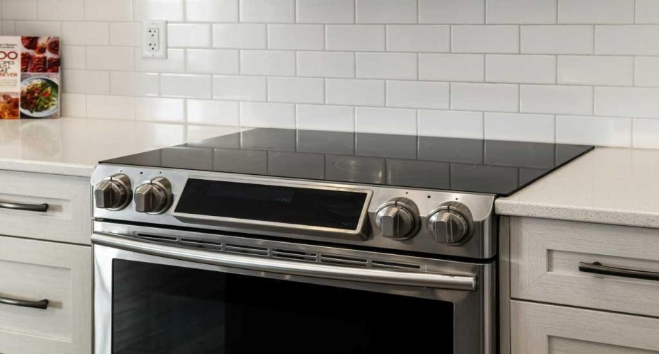 183 Kinniburgh Road, Chestermere, Alberta T1X0T8, 4 Bedrooms Bedrooms, ,3 BathroomsBathrooms,Residential,For Sale,Kinniburgh,A2289763