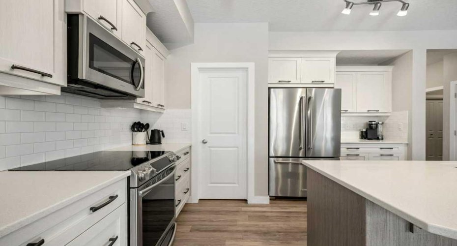 183 Kinniburgh Road, Chestermere, Alberta T1X0T8, 4 Bedrooms Bedrooms, ,3 BathroomsBathrooms,Residential,For Sale,Kinniburgh,A2289763