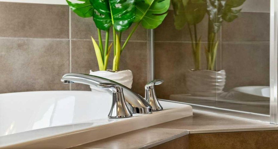 183 Kinniburgh Road, Chestermere, Alberta T1X0T8, 4 Bedrooms Bedrooms, ,3 BathroomsBathrooms,Residential,For Sale,Kinniburgh,A2289763