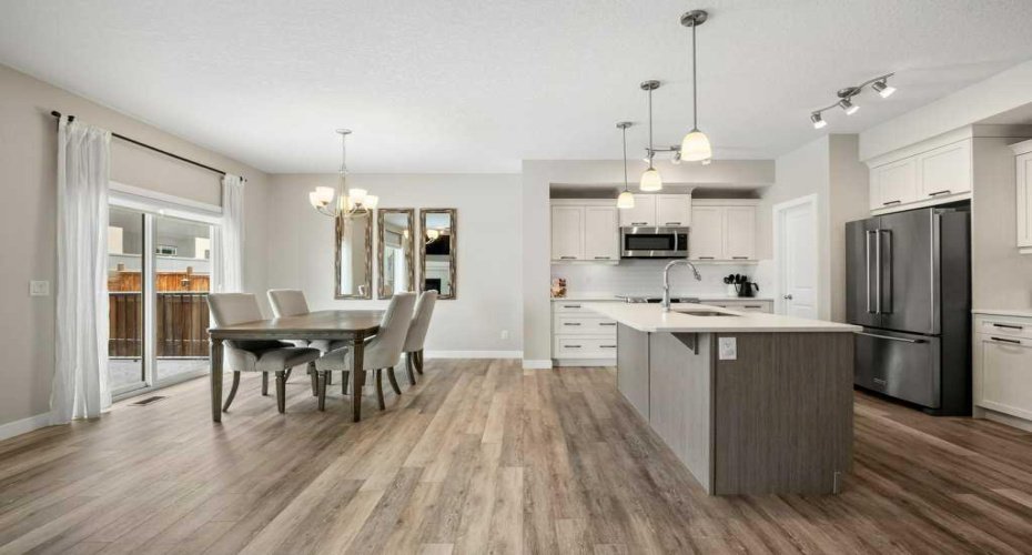 183 Kinniburgh Road, Chestermere, Alberta T1X0T8, 4 Bedrooms Bedrooms, ,3 BathroomsBathrooms,Residential,For Sale,Kinniburgh,A2289763