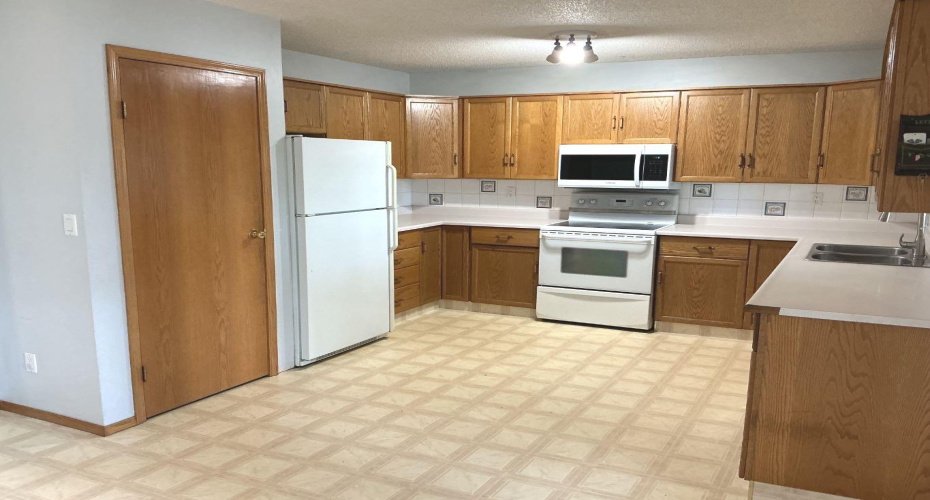 29 Lyons Crescent, Whitecourt, Alberta T7S 1B9, 4 Bedrooms Bedrooms, ,3 BathroomsBathrooms,Residential,For Sale,Lyons,A2289978