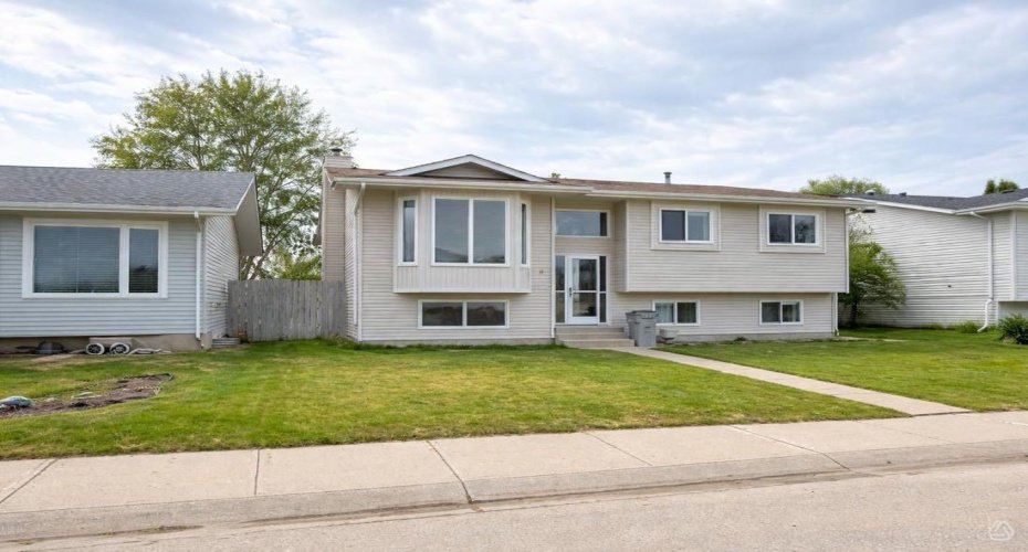 29 Lyons Crescent, Whitecourt, Alberta T7S 1B9, 4 Bedrooms Bedrooms, ,3 BathroomsBathrooms,Residential,For Sale,Lyons,A2289978