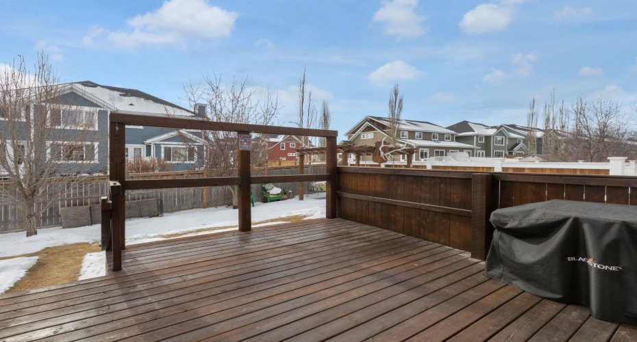 SPACIOUS DECK