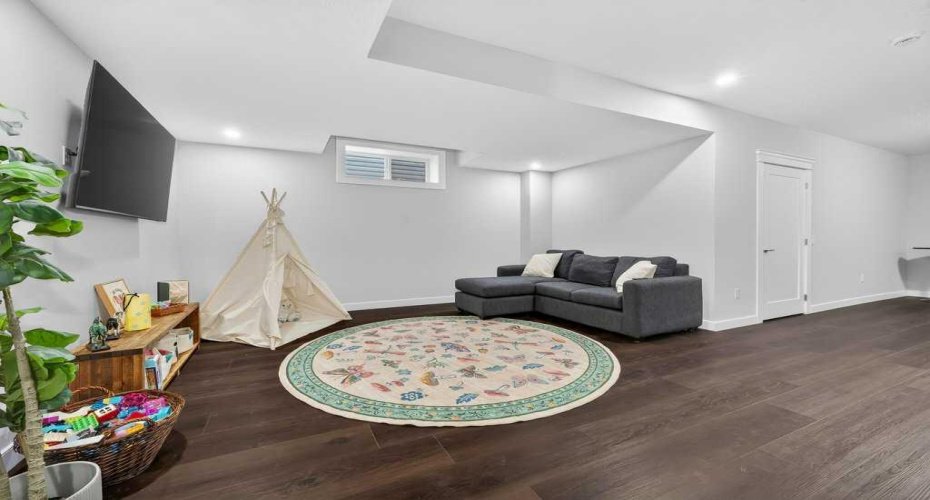 92 Fireside Crescent, Cochrane, Alberta T4C 2A3, 3 Bedrooms Bedrooms, ,3 BathroomsBathrooms,Residential,For Sale,Fireside,A2290318