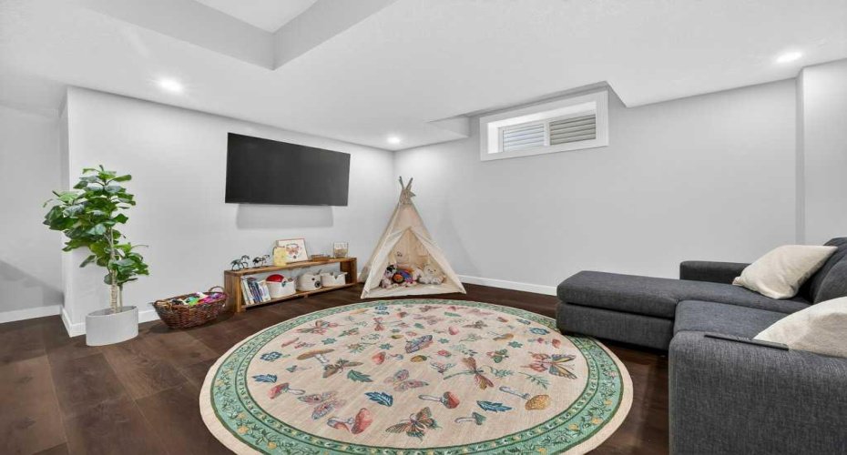 92 Fireside Crescent, Cochrane, Alberta T4C 2A3, 3 Bedrooms Bedrooms, ,3 BathroomsBathrooms,Residential,For Sale,Fireside,A2290318