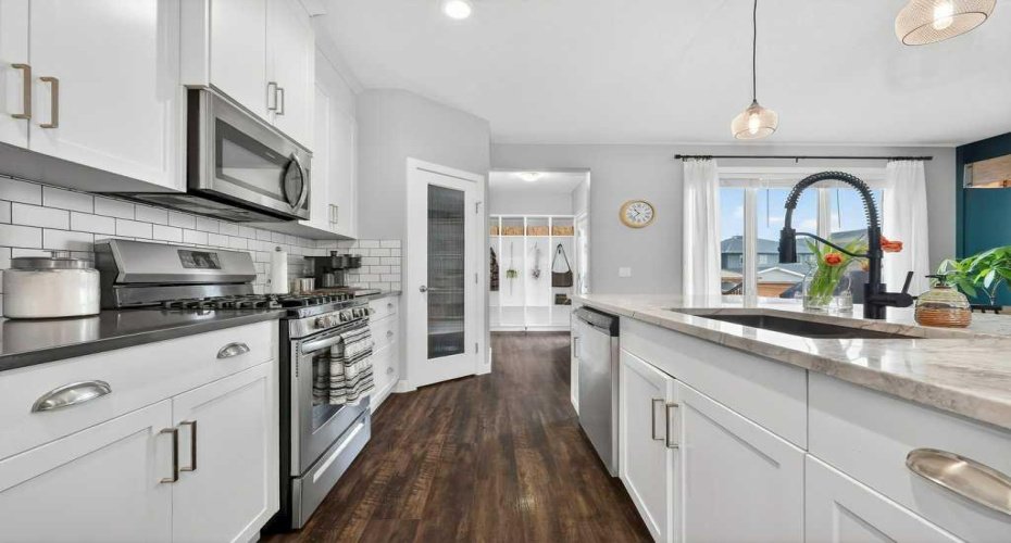 92 Fireside Crescent, Cochrane, Alberta T4C 2A3, 3 Bedrooms Bedrooms, ,3 BathroomsBathrooms,Residential,For Sale,Fireside,A2290318