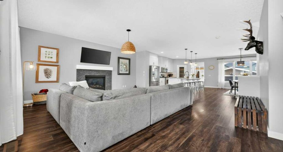 92 Fireside Crescent, Cochrane, Alberta T4C 2A3, 3 Bedrooms Bedrooms, ,3 BathroomsBathrooms,Residential,For Sale,Fireside,A2290318