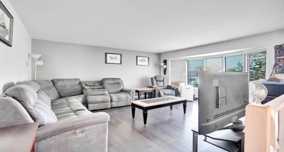4764 Rundlewood Drive, Calgary, Alberta T1Y 2P1, 4 Bedrooms Bedrooms, ,3 BathroomsBathrooms,Residential,For Sale,Rundlewood,A2290683