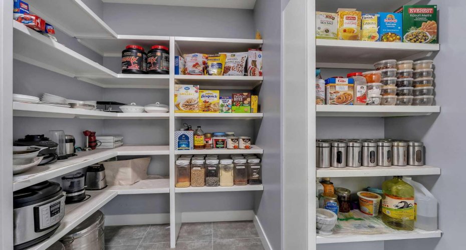 7 Waterford Heights, Chestermere, Alberta T1X 2M7, 6 Bedrooms Bedrooms, ,5 BathroomsBathrooms,Residential,For Sale,Waterford,A2291295