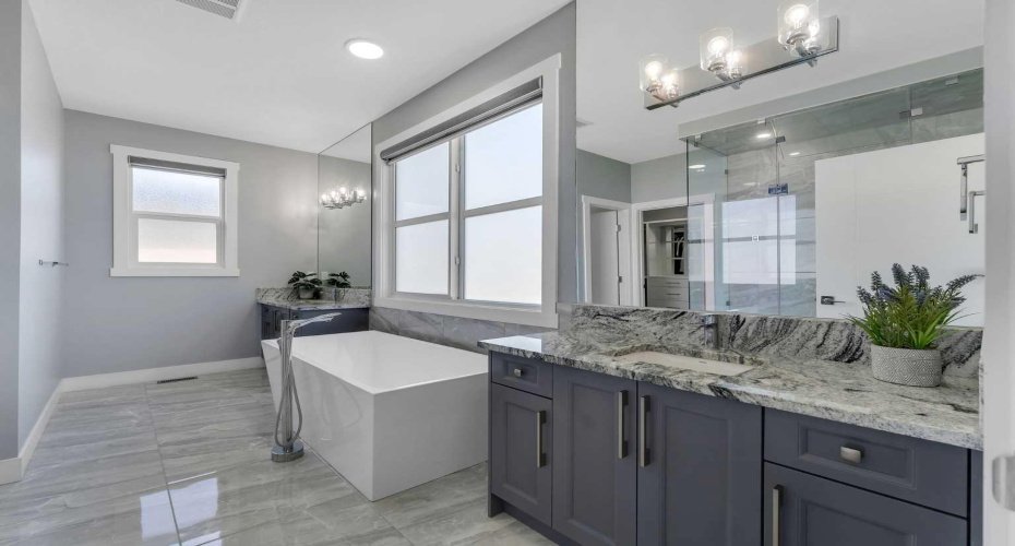 7 Waterford Heights, Chestermere, Alberta T1X 2M7, 6 Bedrooms Bedrooms, ,5 BathroomsBathrooms,Residential,For Sale,Waterford,A2291295