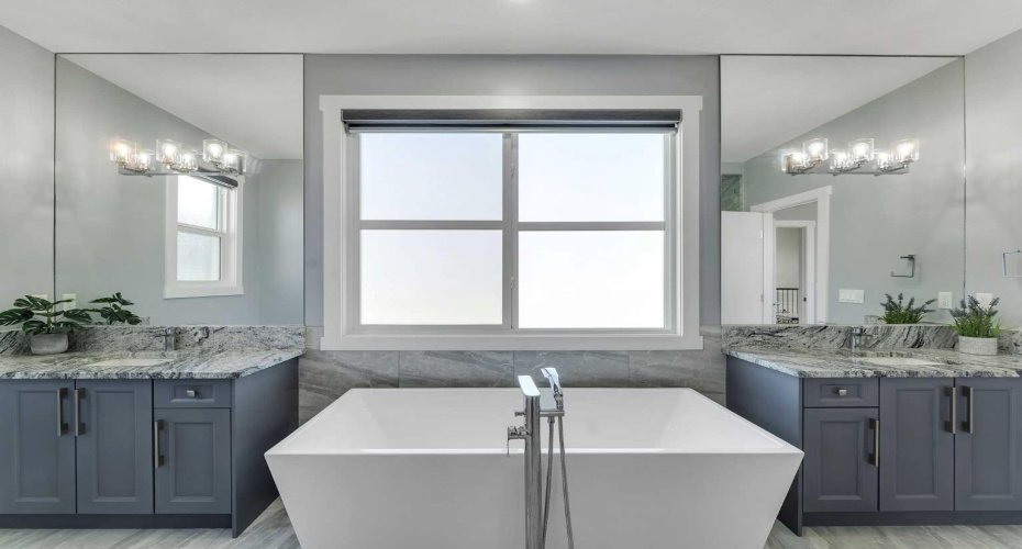 7 Waterford Heights, Chestermere, Alberta T1X 2M7, 6 Bedrooms Bedrooms, ,5 BathroomsBathrooms,Residential,For Sale,Waterford,A2291295