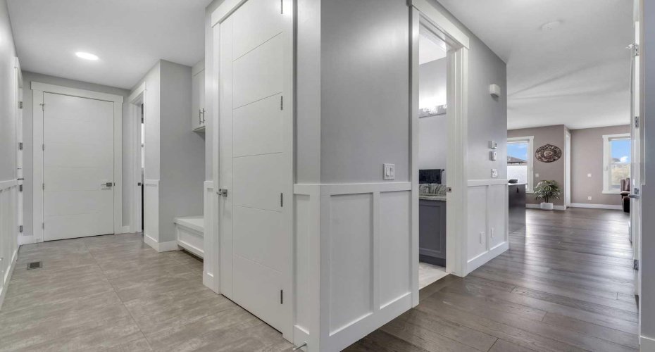 7 Waterford Heights, Chestermere, Alberta T1X 2M7, 6 Bedrooms Bedrooms, ,5 BathroomsBathrooms,Residential,For Sale,Waterford,A2291295