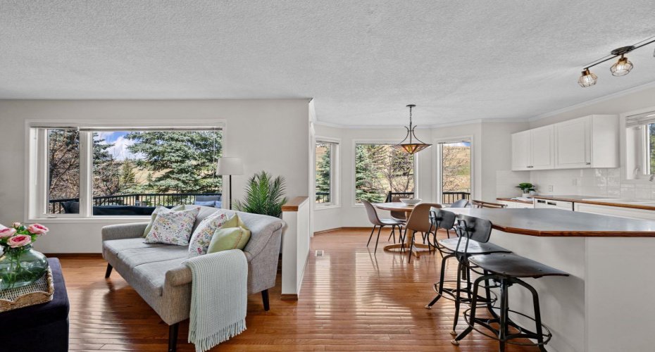 18 Gleneagles View, Cochrane, Alberta T4C 1N9, 5 Bedrooms Bedrooms, ,3 BathroomsBathrooms,Residential,For Sale,Gleneagles,A2291305