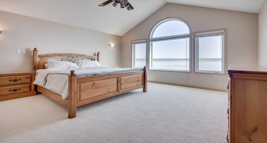 384 Marina Bay Place, Sylvan Lake, Alberta T4S 1E9, 4 Bedrooms Bedrooms, ,3 BathroomsBathrooms,Residential,For Sale,Marina Bay,A2287063