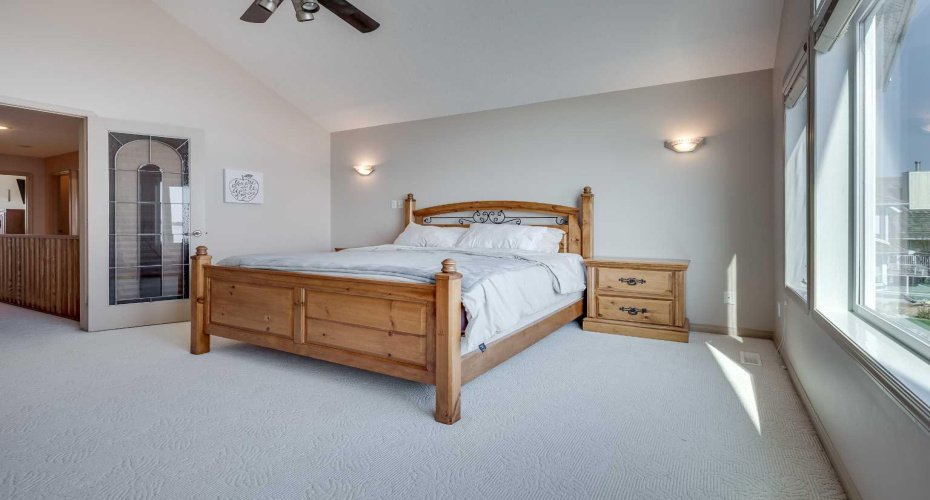 384 Marina Bay Place, Sylvan Lake, Alberta T4S 1E9, 4 Bedrooms Bedrooms, ,3 BathroomsBathrooms,Residential,For Sale,Marina Bay,A2287063