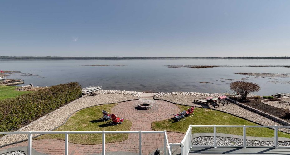 384 Marina Bay Place, Sylvan Lake, Alberta T4S 1E9, 4 Bedrooms Bedrooms, ,3 BathroomsBathrooms,Residential,For Sale,Marina Bay,A2287063