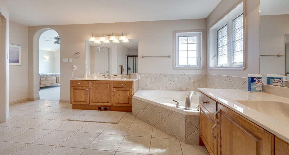 384 Marina Bay Place, Sylvan Lake, Alberta T4S 1E9, 4 Bedrooms Bedrooms, ,3 BathroomsBathrooms,Residential,For Sale,Marina Bay,A2287063