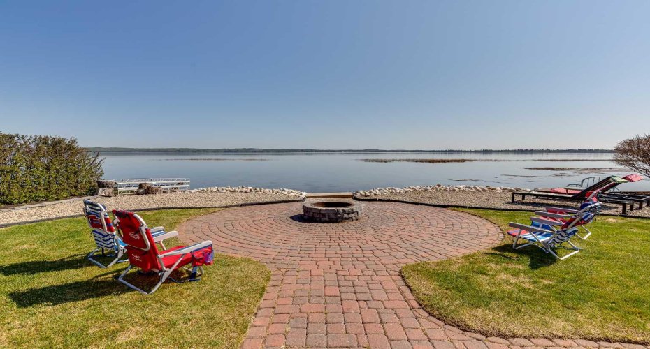 384 Marina Bay Place, Sylvan Lake, Alberta T4S 1E9, 4 Bedrooms Bedrooms, ,3 BathroomsBathrooms,Residential,For Sale,Marina Bay,A2287063