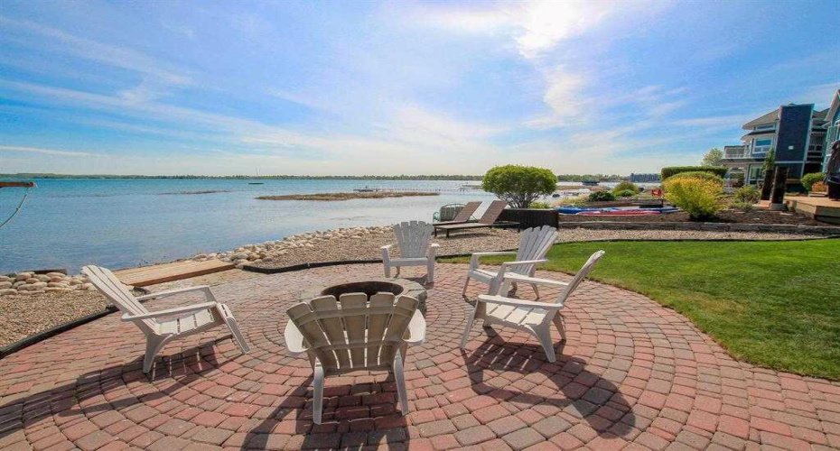 384 Marina Bay Place, Sylvan Lake, Alberta T4S 1E9, 4 Bedrooms Bedrooms, ,3 BathroomsBathrooms,Residential,For Sale,Marina Bay,A2287063