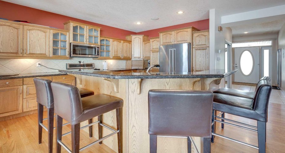 384 Marina Bay Place, Sylvan Lake, Alberta T4S 1E9, 4 Bedrooms Bedrooms, ,3 BathroomsBathrooms,Residential,For Sale,Marina Bay,A2287063