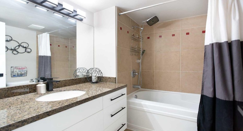 350 4 Avenue, Calgary, Alberta T2E 0J3, 2 Bedrooms Bedrooms, ,2 BathroomsBathrooms,Residential,For Sale,4,A2289695
