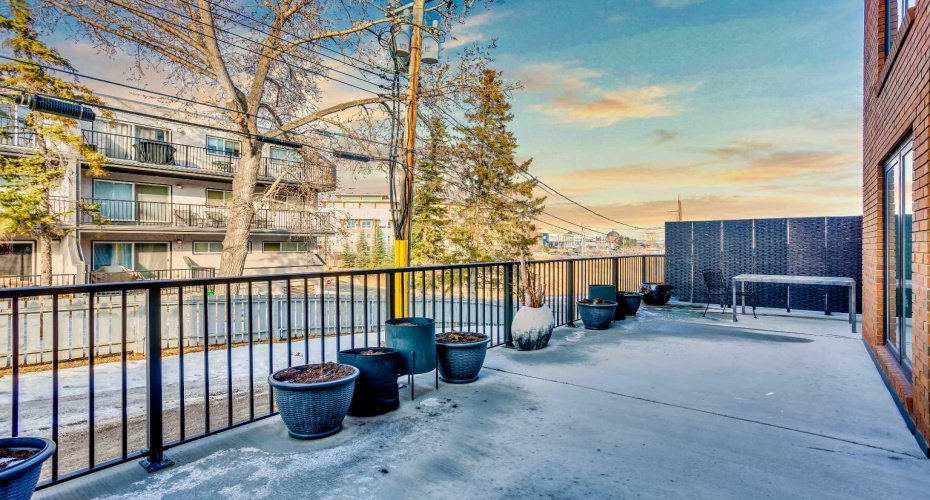 350 4 Avenue, Calgary, Alberta T2E 0J3, 2 Bedrooms Bedrooms, ,2 BathroomsBathrooms,Residential,For Sale,4,A2289695