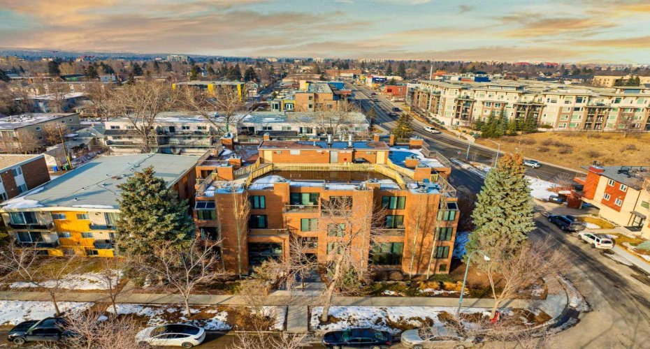 350 4 Avenue, Calgary, Alberta T2E 0J3, 2 Bedrooms Bedrooms, ,2 BathroomsBathrooms,Residential,For Sale,4,A2289695