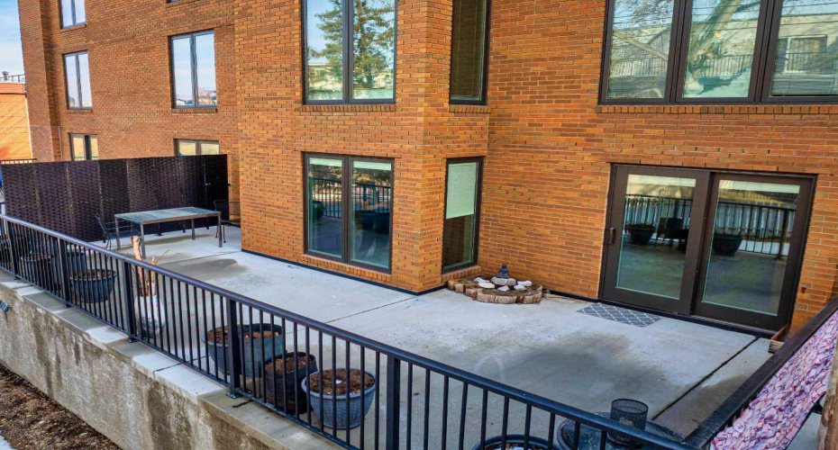 350 4 Avenue, Calgary, Alberta T2E 0J3, 2 Bedrooms Bedrooms, ,2 BathroomsBathrooms,Residential,For Sale,4,A2289695