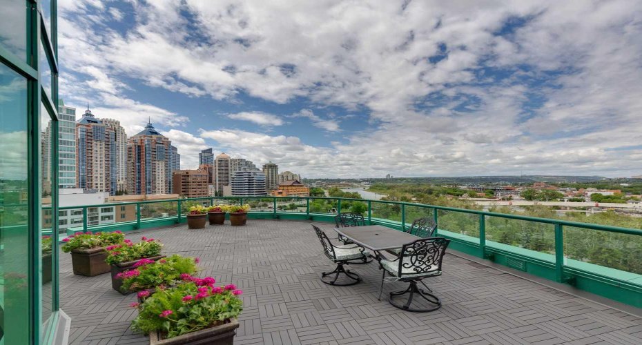 837 2 Avenue, Calgary, Alberta T2P 3T9, 2 Bedrooms Bedrooms, ,2 BathroomsBathrooms,Residential,For Sale,2,A2291461