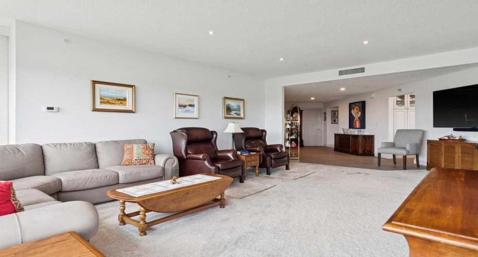 837 2 Avenue, Calgary, Alberta T2P 3T9, 2 Bedrooms Bedrooms, ,2 BathroomsBathrooms,Residential,For Sale,2,A2291461
