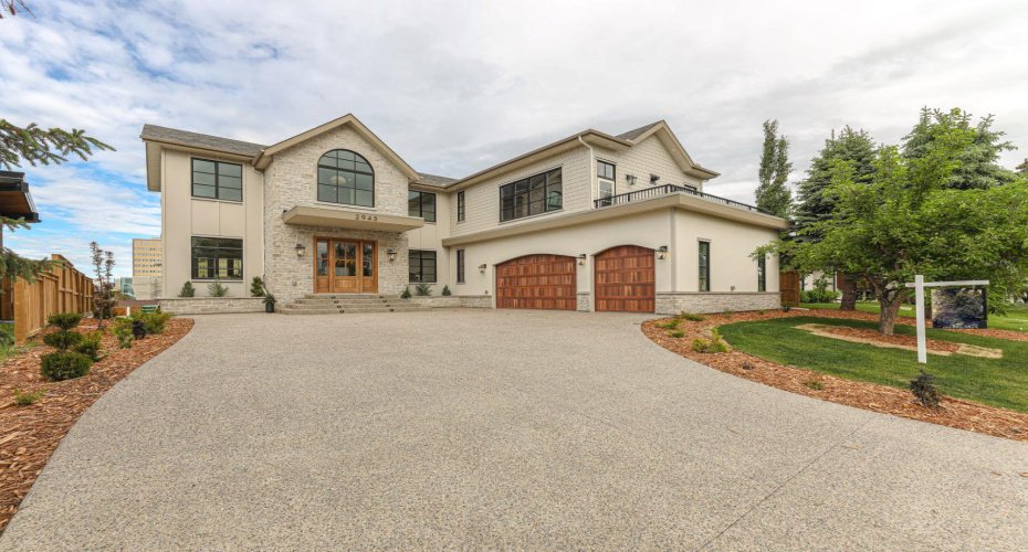 2945 Toronto Crescent, Calgary, Alberta T2N 3W4, 5 Bedrooms Bedrooms, ,6 BathroomsBathrooms,Residential,For Sale,Toronto,A2290621