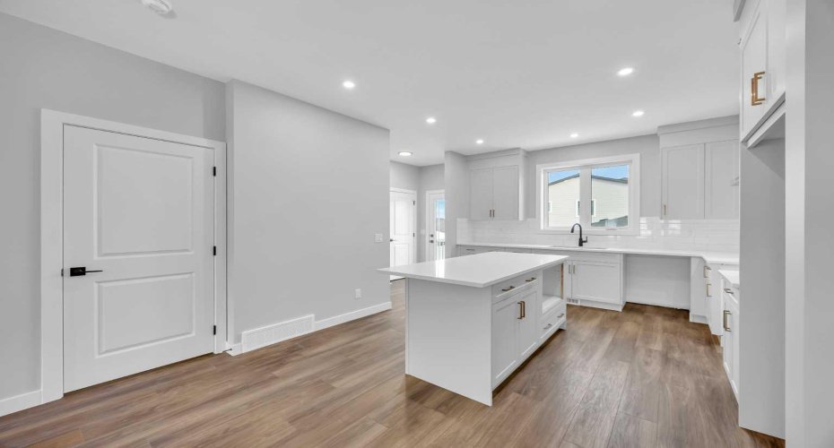 10 Versant Path, Calgary, Alberta T2Y 0Z5, 3 Bedrooms Bedrooms, ,3 BathroomsBathrooms,Residential,For Sale,Versant,A2290819