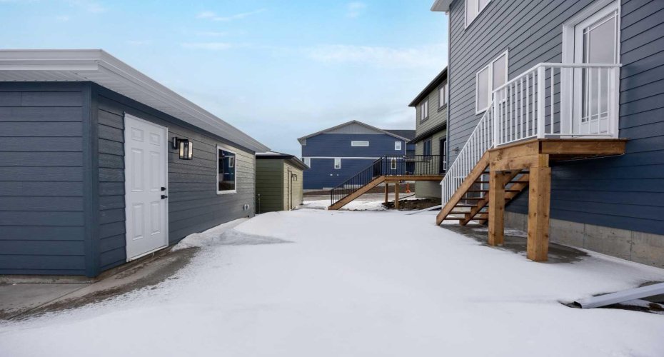 10 Versant Path, Calgary, Alberta T2Y 0Z5, 3 Bedrooms Bedrooms, ,3 BathroomsBathrooms,Residential,For Sale,Versant,A2290819