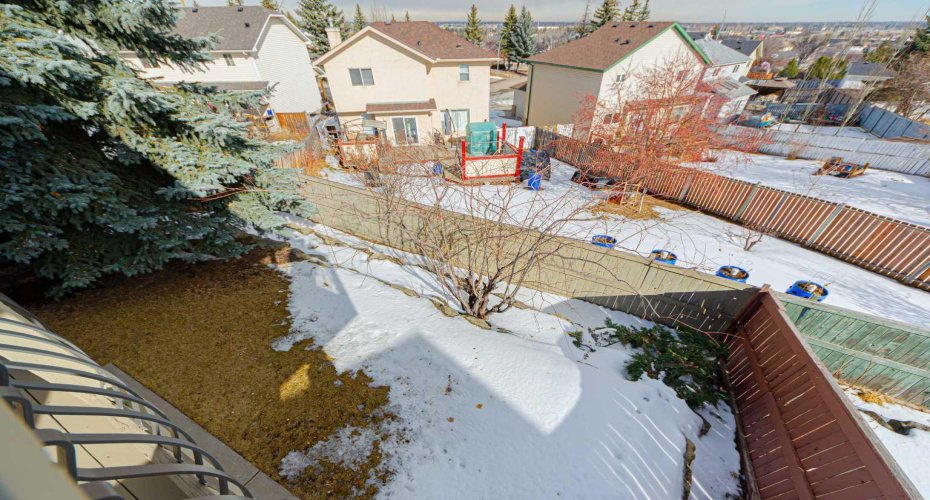 20 Somerset Drive, Calgary, Alberta T2Y 3C3, 3 Bedrooms Bedrooms, ,3 BathroomsBathrooms,Residential,For Sale,Somerset,A2290899