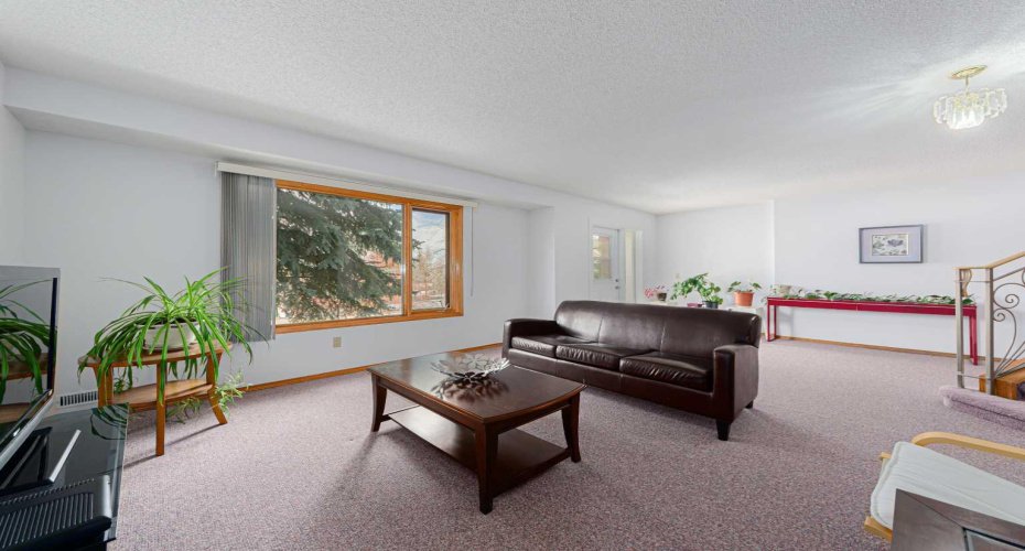20 Somerset Drive, Calgary, Alberta T2Y 3C3, 3 Bedrooms Bedrooms, ,3 BathroomsBathrooms,Residential,For Sale,Somerset,A2290899
